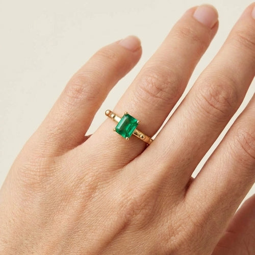 Emerald May - Solitaire Birthstone Collection